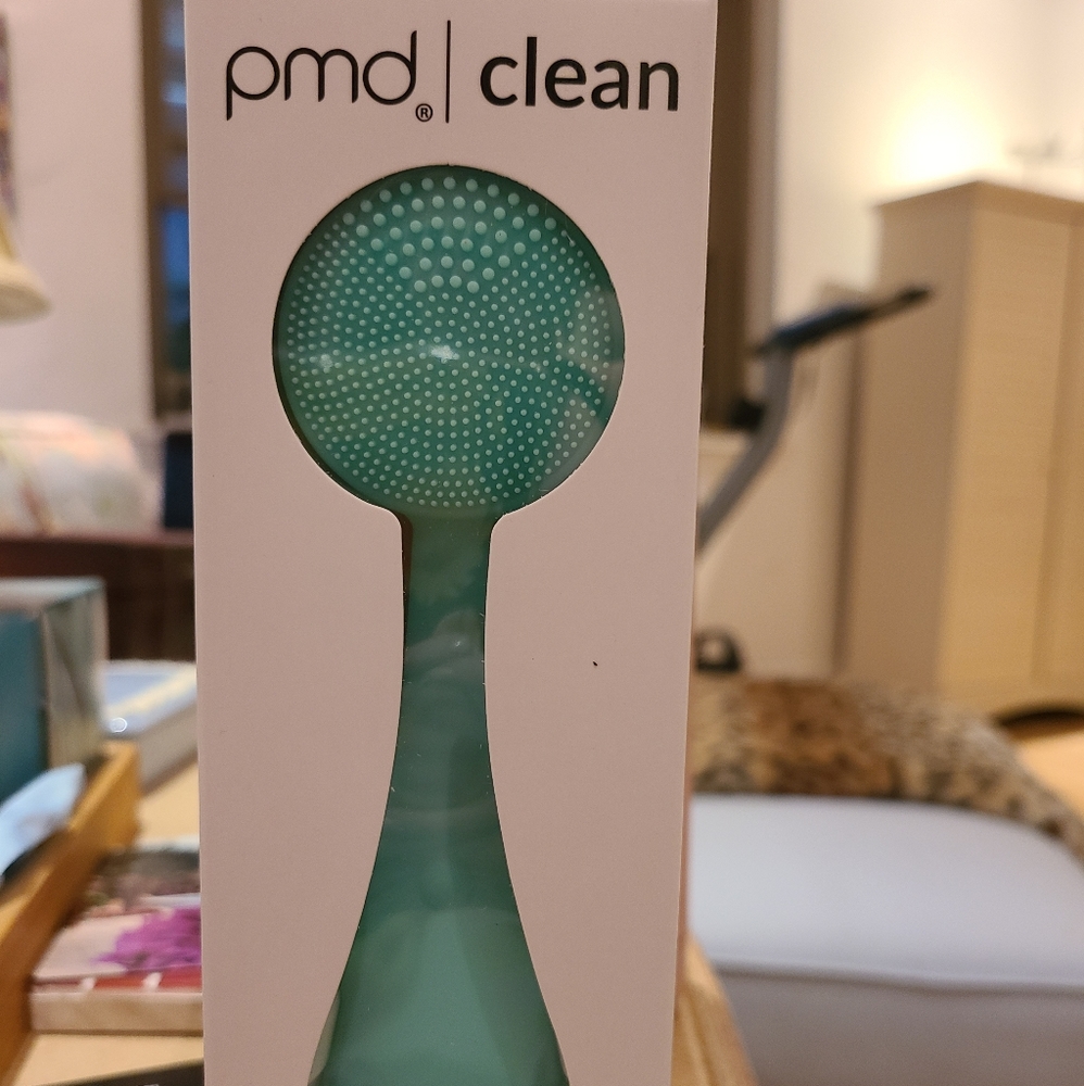 BNIB pmd clean sonic facial cleansing device.